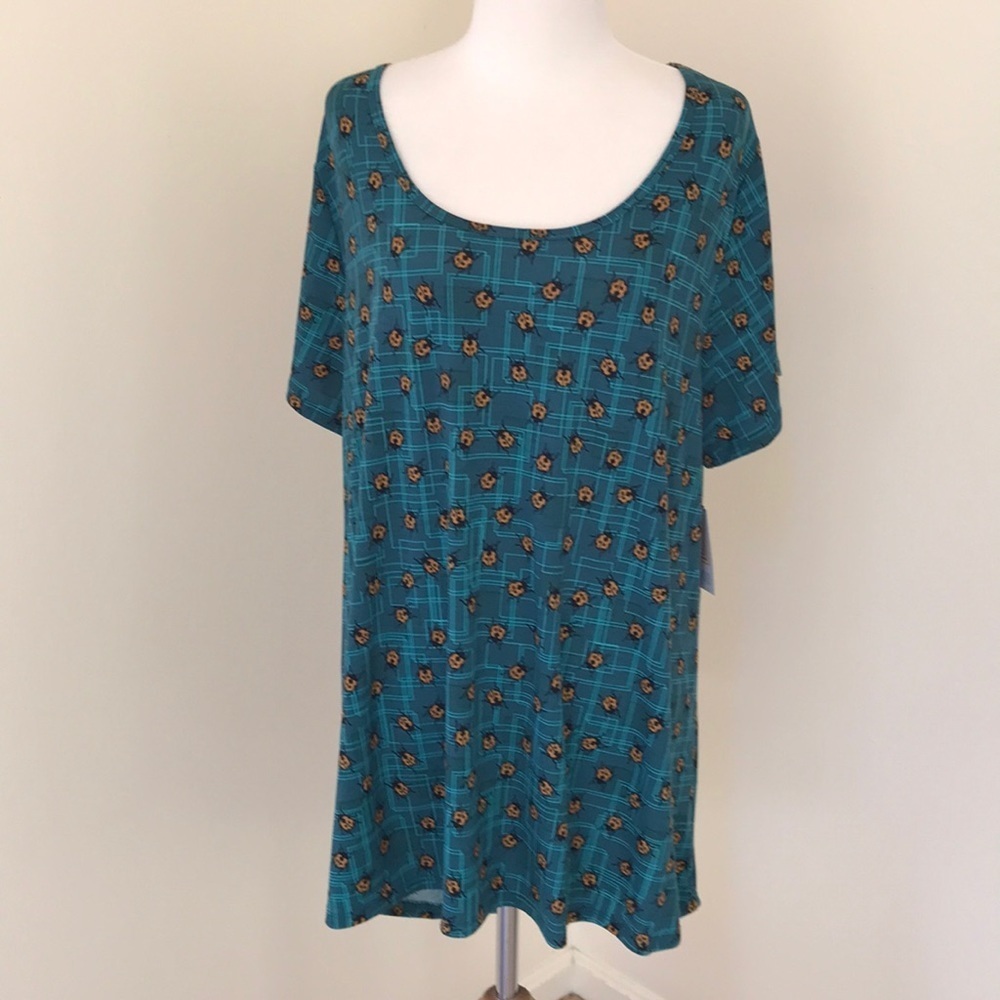 NWT! LulaRoe Size 3XL bug print Classic Tee
